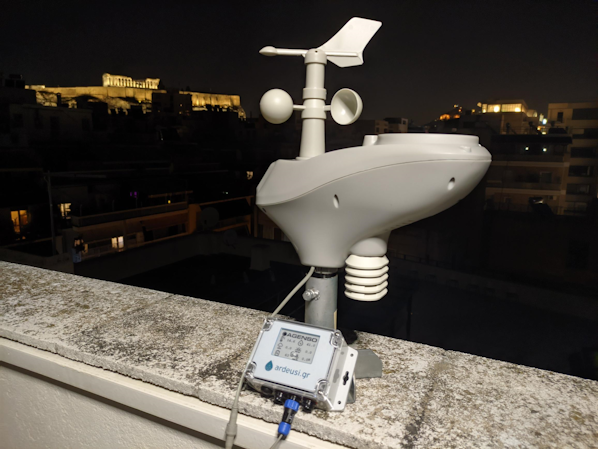 Smartphone usage on an agricultural plot.